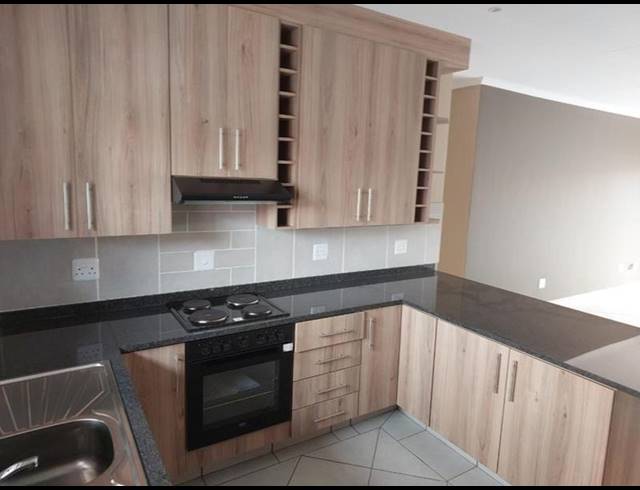 2 BEDROOM TOWNHOUSE FOR SALE IN RIVERSDALE